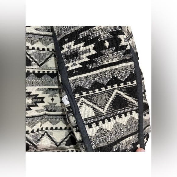 Crazy Cowgirl Women's Aztec Southwestern Print Knit Crop Jacket Boho Size M - Picture 3 of 4